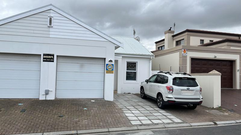 To Let 2 Bedroom Property for Rent in Parklands Western Cape